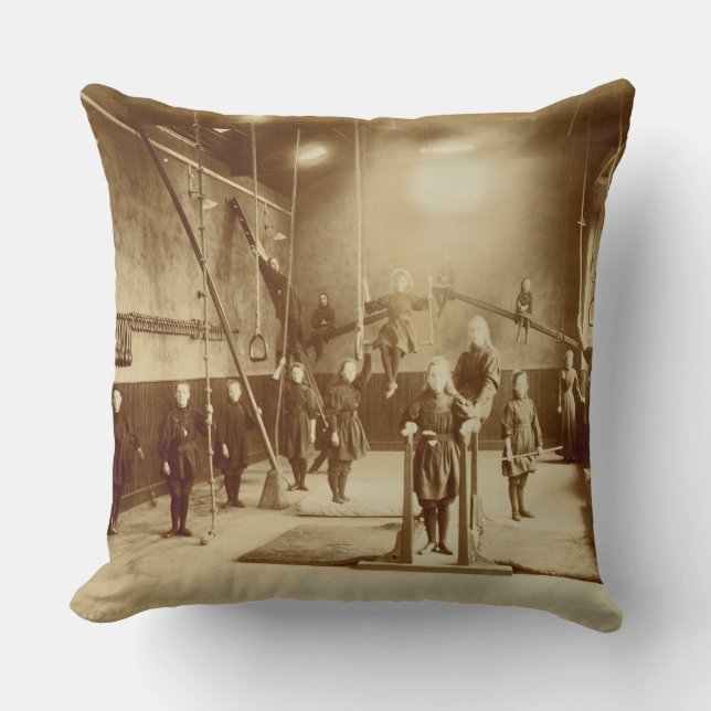 Girl's Gymnasium bij de Doaf and Dumb Institution Kussen (Voorkant)