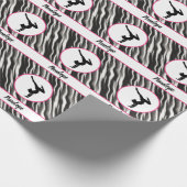 Girls Handstand Zebra Print Faux Fur Cadeaupapier (Hoek)