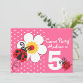 Girls ladybug-partij roze uitnodiging (Staand voorkant)
