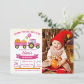 Girls Pink Tractor Pumpkin Herfst Birthday foto Kaart (Staand voorkant)