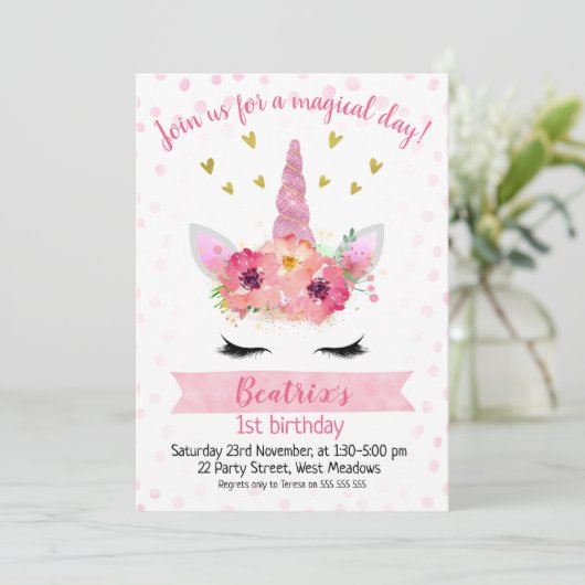 Girls Pink Unicorn Face Birthday Uitnodiging (Staand voorkant)