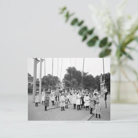 Girls Playground, 1905 Briefkaart (Staand voorkant)