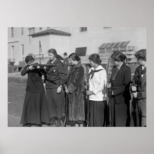 Girls Rifle Team, 1916 Poster (Voorkant)