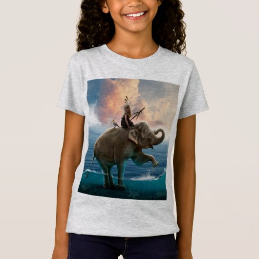 Girl's shirt with elephant design in the sea (Voorkant)