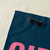 Girls' Trip 2024 Blauw Roze Kalligrafie Monogram Strandlaken (In situ)