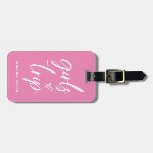 Girls Trip | Trendy Script op roze en QR-code Bagagelabel (Voorkant horizontaal)