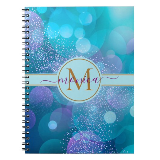 Girly Aqua Blue Bokeh Gold Glitter Monogram Naam Notitieboek (Voorkant)