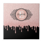 Girly Black Roos Gold Glitter Drieogrammen Tegeltje<br><div class="desc">Een girly zwart en roos gouden glitter druppelt keramische tegel met een elegant scroll monogram. Personaliseer het voor jezelf of voor een cadeau! Ontworpen voor u door Blackberry Boulevard.</div>