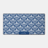 Girly blauw en wit damast patroon monogram bureaumat (Voorkant)