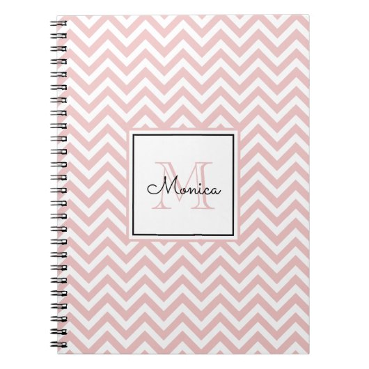Girly Blush Pink Chevron Pattern met Monogram Notitieboek (Voorkant)