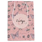 Girly Blush Pink Sweet Kleine Critter Monogram Medium Cadeauzakje (Voorkant)