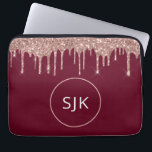 Girly Bourgogne Roos Gouden Glitter Druppels Monog Laptop Sleeve<br><div class="desc">Girly Blush Pink - Roos Gold en Black Faux Glitter Drips en Sparkle Elegant Monogrammed Initialen Hoesje. Dit hoesje kan worden aangepast om uw initiaal en voornaam op te nemen.</div>