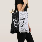 Girly Butterfly Zwart & Wit Elegant Custom Name Tote Bag (Dichtbij)