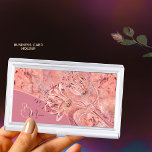 Girly Chic Zalm Roze Bloem Business Card Houder Visitekaarthouder<br><div class="desc">Introductie van nieuw ontwerp Bloemen op Marmer op deze prachtige BUSINESS CARD HOUDER ! Dit prachtige, SALMON PINK PINK ontwerp is uniek en uniek in zijn soort. Het is perfect om je stijl te laten zien en het is een geweldig cadeau voor haar. De digitale bloemetjes op een marmeren achtergrond...</div>
