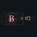 Girly Elegant Black Pink Name Monogram Script Lugg Bagagelabel<br><div class="desc">Meisjes,  minimalistisch,  eenvoudig,  modern,  zwart en roze monogram initiaal noem het op maat gepersonaliseerd monogrammed bagagelabel. Met een monogram initiaal en een girale naam handtekeningscript in een handgeschreven calligrafie lettertype met spoelstaart en gestippeld cirkelvormig lijst rond uw monogram.</div>