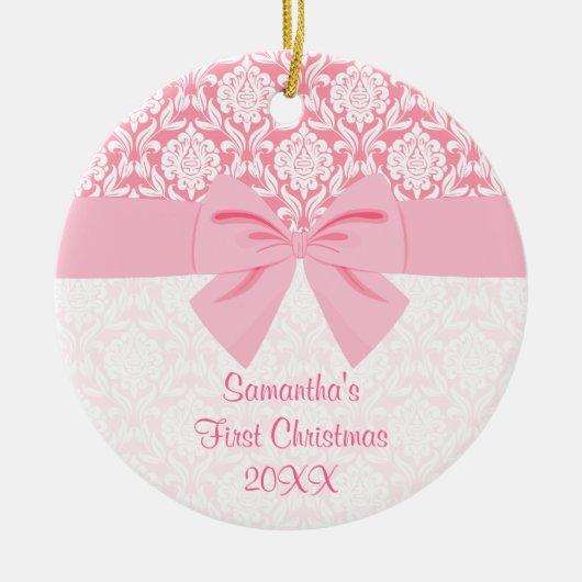 Girly Elegant Pink Damask Wrap Bow First Kerstmis Keramisch Ornament (Voorkant)