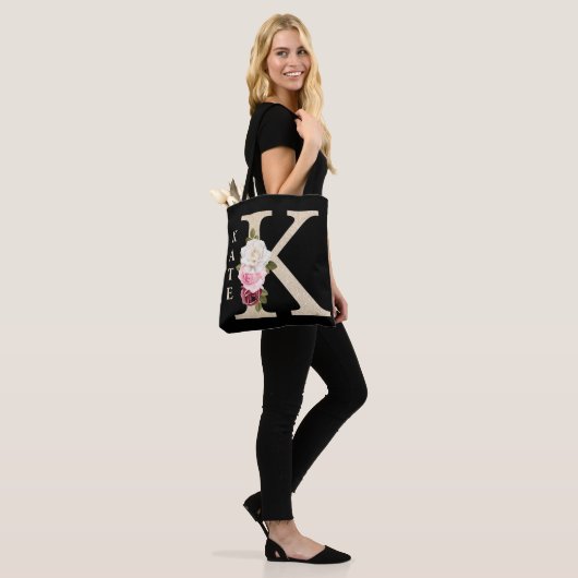 Girly Faux Goud Glitter Bloemen Letter K Monogram Tote Bag (Op model)