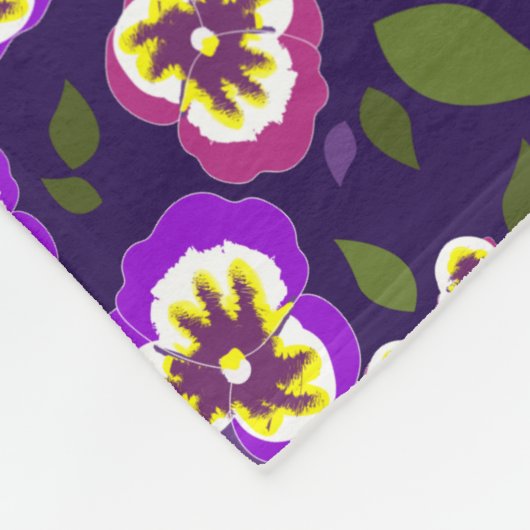 Girly Floral Pansies Pattern Paarse Monogram Fleece Deken (Hoek)