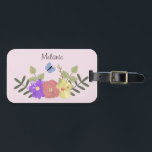 Girly Flowers and Butterfly Pastel Pink Name Bagagelabel<br><div class="desc">bloemillustratie op pastelroze gepersonaliseerd bagagelabel (achtergrondkleur kan worden gewijzigd)</div>
