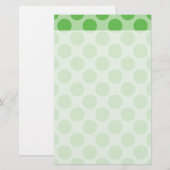 Girly Fun Cute Green Polka Dots Pattern on Green Briefpapier (Voorkant / Achterkant)