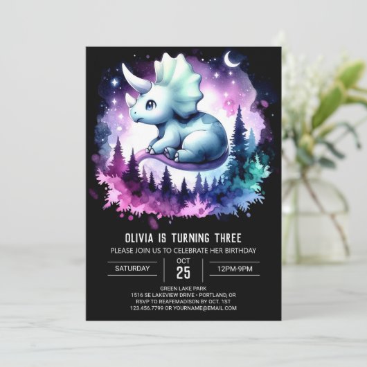 Girly Fun Triceratops Verjaardag Kaart (Staand voorkant)