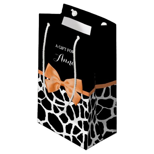 Girly Giraffe print Oranje lintje met naam Klein Cadeauzakje (Voorkant Gekanteld)