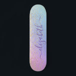 Girly Glitter Gold Confetti Personalized Rainbow Persoonlijk Skateboard<br><div class="desc">Speciaal skateboard met een dunne faux goudglitter confetti tegen een eenhoornpastelroze,  paarse,  blauwe en groene achtergrond. Voeg uw voornaam in een stijlvol trendy paars manuscript met swashes toe.</div>