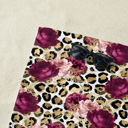 Girly Goud Roze Bloemen Luipaard Print Strandlaken (In situ)