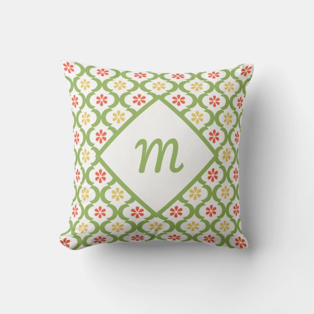 Girly Green Quatrefoil Cute Daisies en Monogram Kussen (Voorkant)