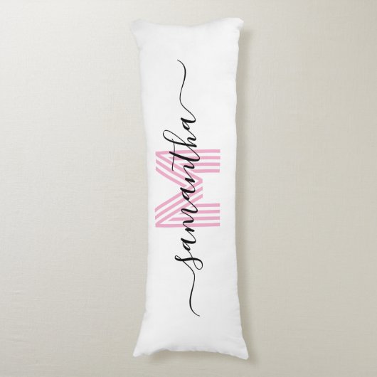 Girly Handtekening Naam Licht Roze Retro Monogram Lichaamskussen (Voorkant Verticaal)