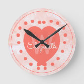 Girly Initiaal Monogram Koral Waterverf Heart Ronde Klok (Voorkant)