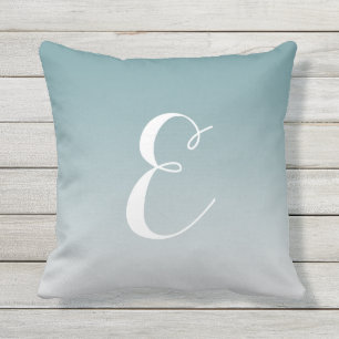 Girly Modern Blauwgroen Ombre Custom Monogram Buitenkussen
