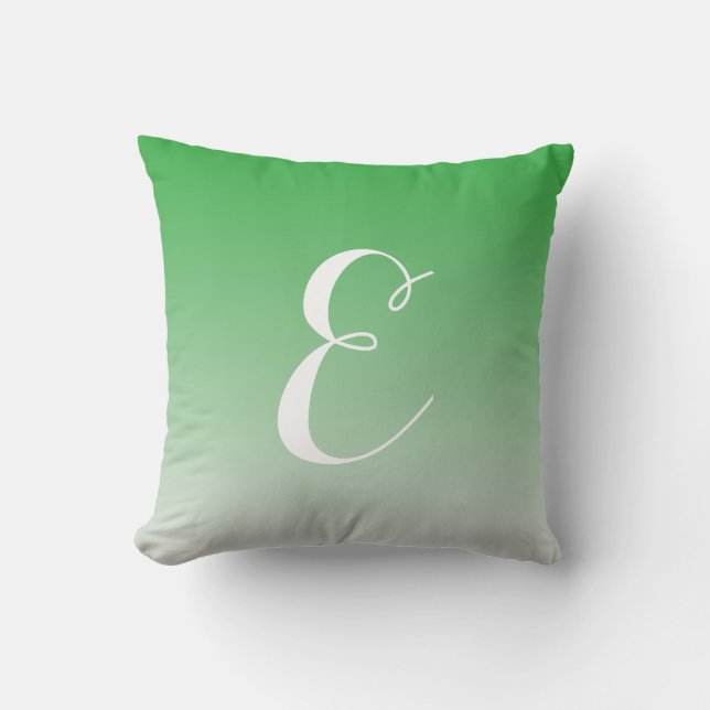 Girly Modern Green Ombre Custom Monogram Kussen (Voorkant)