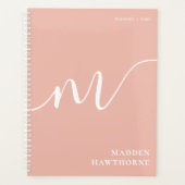 Girly Monogram Calligrafie Coral Blush Pink Planner (Voorkant)