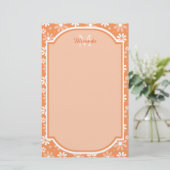 Girly Monogram Cute Oranje Daisy Flowers en Name Briefpapier (Staand voorkant)