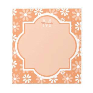 Girly Monogram Cute Oranje Daisy Flowers en Name Notitieblok