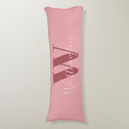 Girly Monogram en Naam roze blush rood Lichaamskussen (Voorkant Verticaal)