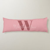 Girly Monogram en Naam roze blush rood Lichaamskussen (Voorkant)
