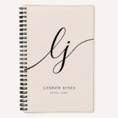 Girly Monogram Kalligrafie 2 Initialen Blush Pink Notitieboek (Voorkant)