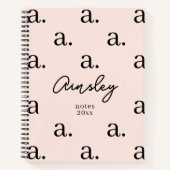 Girly Monogram Patroon Kalligrafie Naam Blush Pink Notitieboek (Voorkant)