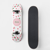 Girly Monogram schattige aardbeien met naam Persoonlijk Skateboard (Voorkant)