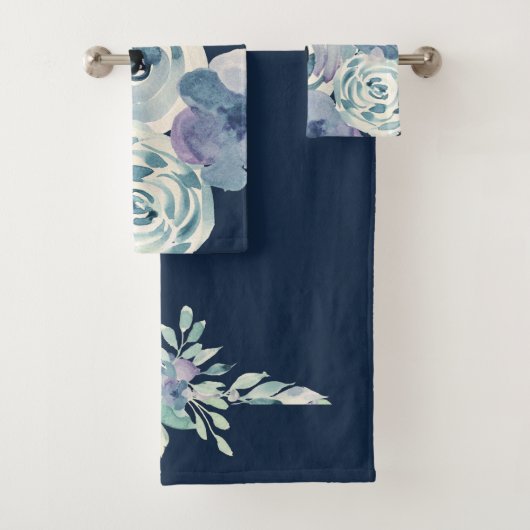 Girly Navy Blue Waterverf Floral Bad Handdoek (Insitu)