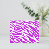 Girly Paars White Zebra Stripes Wild Animal Print Briefkaart (Staand voorkant)