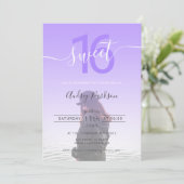 girly paarse gradiënt ombre fotoscript sweet 16 kaart (Staand voorkant)