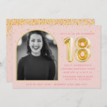 Girly Pink 18th Birthday Gold Balloon Confetti Kaart<br><div class="desc">Ideaal voor haar 18e verjaardagsfeest - deze verjaardagsfeestuitnodiging is voorzien van een roze en gouden ballon van 18 en een confetti met een boogfoto. Pas je aan met je verjaardagsgegevens. Als je problemen hebt met het bijsnijden van foto's om goed te passen, neem dan contact met me op - ik...</div>