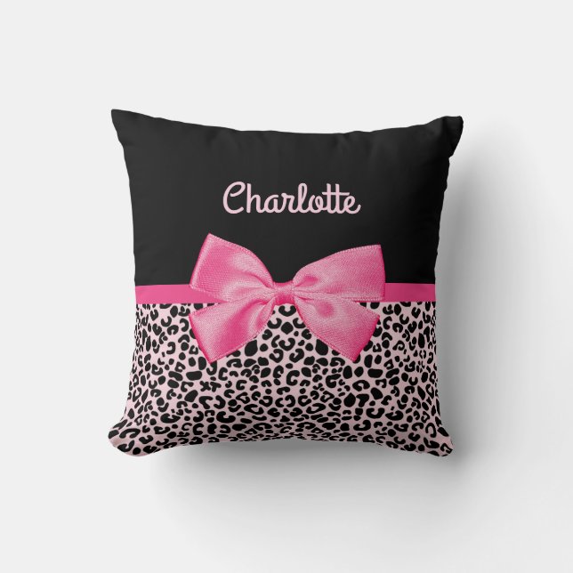 Girly Pink Black Leopard Print Cute Bow and Name Kussen (Voorkant)
