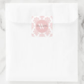 Girly Pink Damask Monogram Vierkante Sticker (Tas)