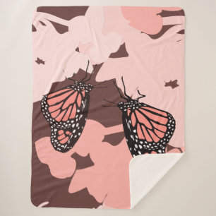 Girly Pink Feeding Monarch Butterfly Pair Sherpa Deken