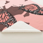 Girly Pink Feeding Monarch Butterfly Pair Sherpa Deken (3/4)