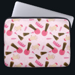 Girly Pink Manicurist Nail Pools  Patroon Laptop Sleeve<br><div class="desc">Schattig manicuristische geschenk met  roze nagellaken,  geverfde nagels en andere schoonheidsproducten op een prachtige roze elektronicazak.</div>